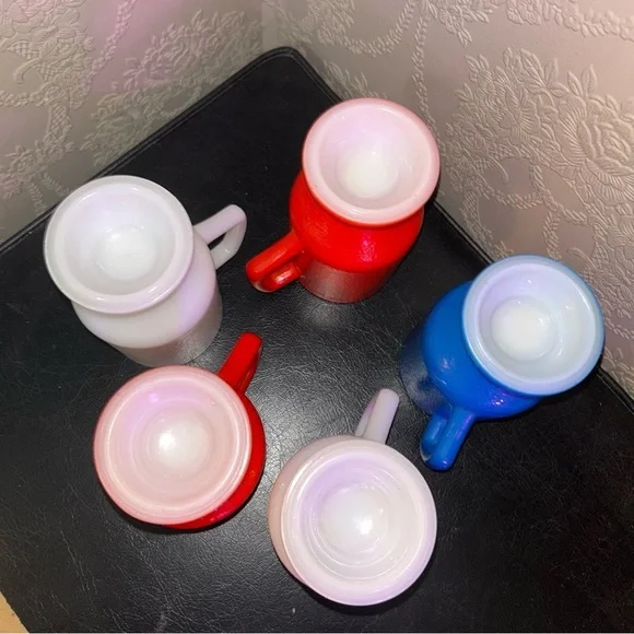 Colorful Mug Set vintage set of 5 milk glass pedestal cups - Picture 7 of 8